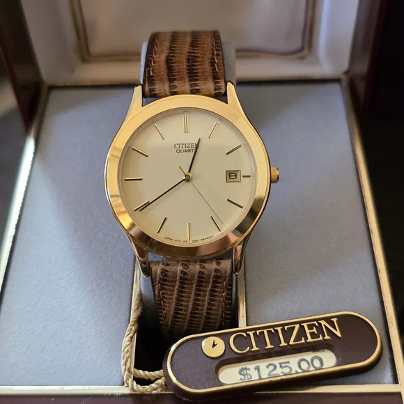 Vintage Citizen Men's Watch W/Date & Leather Strap - Gold and Brown